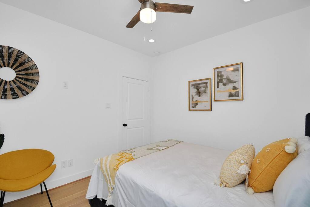Blissful Getaway Home With Hot Tub & Backyard Near Downtown Houston Esterno foto
