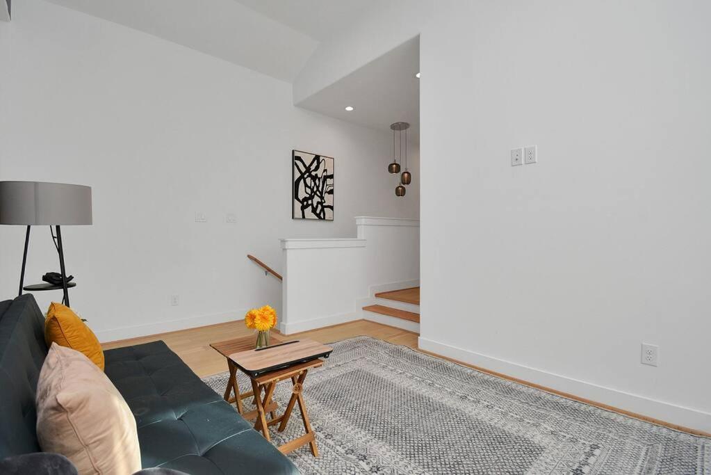 Blissful Getaway Home With Hot Tub & Backyard Near Downtown Houston Esterno foto